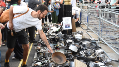 Photo of Situata në Gaza/ Me tenxhere para zyrës së kryeministrit, protesta simbolike në Londër