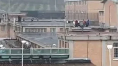 Photo of Burgjet italiane drejt kolapsit, Meloni ashpërson ligjet: Ndalon protestat brenda ambienteve të vuajtjes së dënimit dhe shton 14 vepra të reja penale