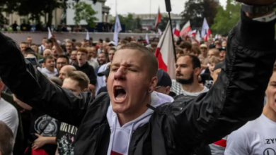 Photo of Ndodhë edhe kjo: Mijëra njerëz protestojnë kundër migrantëve në Poloni