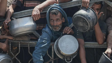 Photo of Ndihmat nuk mundin urinë në Gaza, turmat e njerëzve presin në rrugë kamionët e OKB