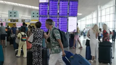 Photo of Prindërit e lanë djalin e tyre të vogël vetëm midis aeroportit dhe ikën për pushime