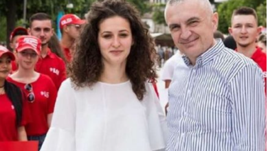 Photo of Ish-deputetja e partisë së Ilir Metës, Silva Caka emërohet zv/ministre e Brendshme