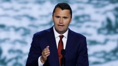 Photo of U vra me armë zjarri gjatë një fushate/ Kush ishte Charlie Kirk, ikona e aktivizmit konservator dhe babai i dy fëmijëve