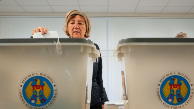 Photo of Moldavianët votojnë në zgjedhjet vendimtare mes integrimit në BE dhe ndikimit rus