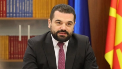 Photo of Lloga me recital të Josif Bagerit: O, sa keq tash na turpnuet, se gjuhën e vet mohuet! Dhe serbishten zut të msoni!