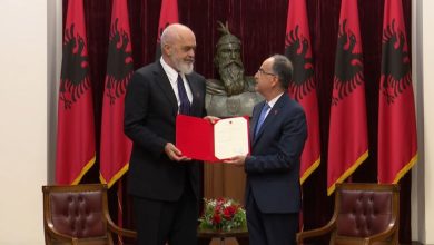 Photo of Begaj dekreton Ramën si kryeministër, do të ushtrojë edhe detyrën e ministres virtuale Diella