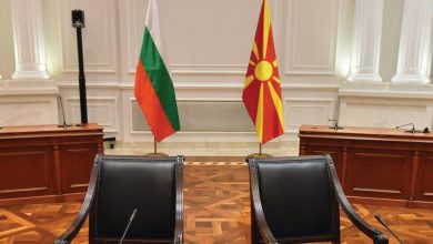 Photo of Bullgaria dënon ashpër djegien e automjeteve pranë ambasadës në Shkup: Akt agresioni i nxitur nga urrejtja