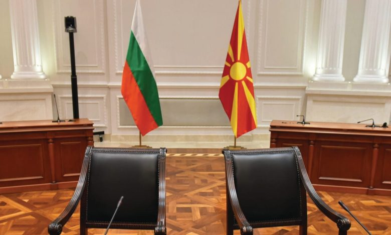 Bullgaria dënon ashpër djegien e automjeteve pranë ambasadës në Shkup  Akt agresioni i nxitur nga urrejtja