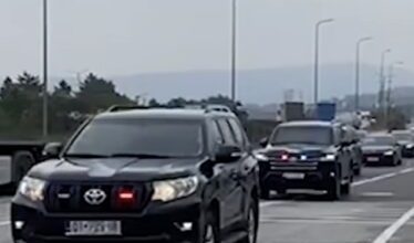 Photo of Vjosa Osmani bëhet pishman niset drejtë Tiranës për të marrë pjesë në protestën ‘Liri për Çlirimtarët’