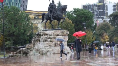 Photo of Mot i paqëndrueshëm, reshje shiu në formë shtrëngatash