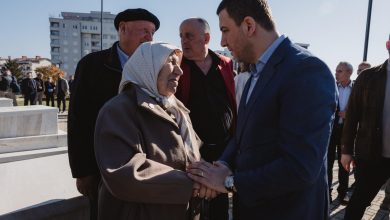 Photo of Krasniqi: Amaneti i heronjve Afrim Zhitia dhe Fahri Fazliu vazhdon të jetojë në veprën tonë