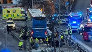 Photo of (VIDEO) Disa të vdekur pasi që një autobus përplaset në një stacion në Stokholm