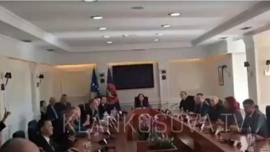 Photo of Lajmi fundit: Presidentja Vjosa Osmani shpërndanë parlamentin ptitet të caktoj datën e zgjedhjeve