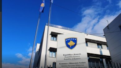 Photo of Lista Serbe injoron qëllimshëm shënim zyrtar “Republika e Kosovës” në Komunën e Mitrovicës së Veriut (FOTO)