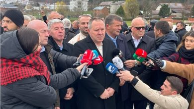 Photo of OVL homazhe në Prekaz: Festat e Nëntorit të mangëta pa krerët e UÇK-së
