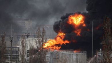 Photo of Ukraina sulmon rafinerinë kryesore thellë në Rusi, pamjet shpërndahen në rrjetet sociale