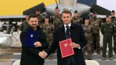 Photo of Zelensky dhe Macron firmosin marrëveshjen historike për mbrojtjen ajrore të Ukrainës