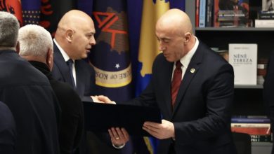 Photo of Haradinaj nominohet për kryeministër, premton pagë mesatare 1100 euro dhe pensione 500 euro