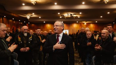 Photo of Bedri Hamza në takim me veteranët: Pa vendosmërinë e guximin e tyre, nuk do të kishim liri – Përulem me respekt para të gjithëve