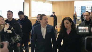 Photo of Presidentja Osmani pret në radhë për të votuar