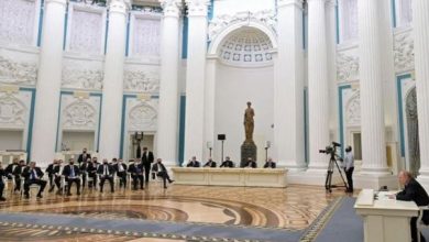 Photo of BBC: Ja si i ka mbajtur Putini miliarderët e Rusisë në anën e tij gjatë luftës