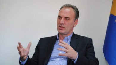 Photo of S’e kaloi pragun, vjen reagimi i parë nga Fatmir Limaj: Kosova ecën përpara vetëm me bashkim