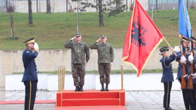 Photo of Jashari takon Kingjin, flasin për thellimin e bashkëpunimit me ushtrinë e Shqipërisë
