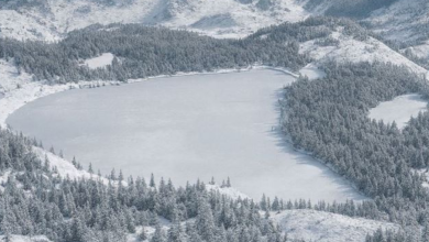 Photo of Rama ndan foton nga Lura e mbuluar me dëborë: Pamje përrallore