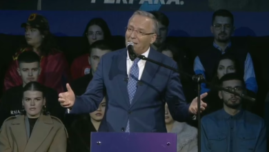 Photo of Hamza premton: 50% rritje page për mësuesit, mjekët, policët, zjarrëfikësit e ushtarët