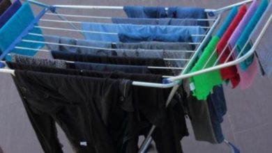 Photo of Ekspertët paralajmërojnë: Tharja e rrobave brenda dhomës sjell pasoja serioze për shëndetin