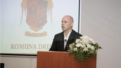 Photo of “Shpresoj të bëhemi 10 herë kampion të qeverisjes së mirë”, Lladrovci betohet për herë të katërt