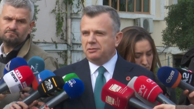 Photo of Balla pas kaosit në Kuvend: Sa herë Kosova ka një festë, Saliu bën një dëm në Shqipëri