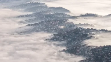 Photo of Sarajeva ‘e zhytur’ në ajër të ndotur – Anulohen fluturime, fëmijët udhëzohen të mbahen brenda