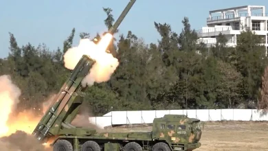 Photo of Kina ka qëlluar me raketa në ujërat pranë Tajvanit në ditën e dytë të stërvitjeve ushtarake