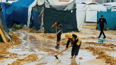 Photo of “Gaza mbytet në gjak dhe shi”, mijëra palestinezë nën kërcënimin e sëmundjeve