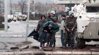 Photo of “Turistët snajperistë” dhe “çetnikët e fundjavës”: Kush ishin të huajt në rrethimin e Sarajevës?