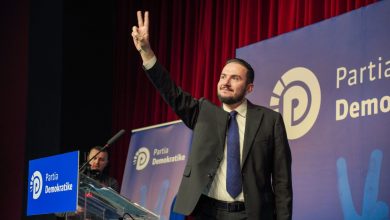 Photo of Takimi me demokratët në Lezhë, Salianji: Nuk do ndalim asnjë moment drejt rrugës për ta bërë PD-në fituese!