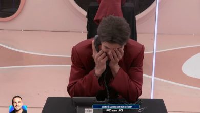 Photo of E dashura e telefonon Klodin: Kujdes me vajzat, unë të pres me krah hapur (VIDEO)