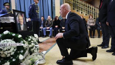 Photo of Haradinaj bën homazhe për Nexhat Dacin: Kujtimi i tij do të mbetet i përhershëm