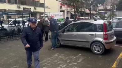 Photo of Gazetari Artan Hoxha paraqitet në SPAK, dorëzon audio-përgjimin origjinal për 21 Janarin: Vrasjet nuk janë kryer nga pakujdesia, por me urdhër