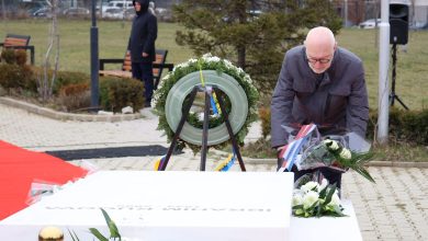 Photo of Ambasadori francez: Rugova, burrështetas vizionar, arkitekt i paqes
