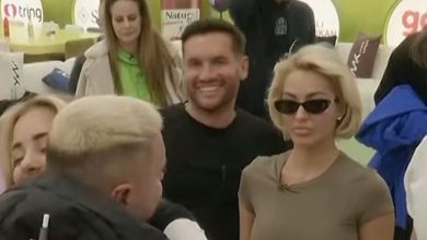 Photo of Labi kthehet nga ceremonia e vorrimit të gjyshit të tij, mirëpritet nga banorët (VIDEO)