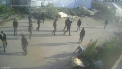 Photo of Izraelitë të maskuar rrahin palestinezin e moshuar, i cili ishte i shurdhër