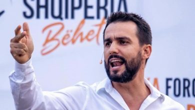 Photo of Lapaj poston foto nga spitali: Hajdutët nuk më trembin dot. Te sheshi më kanë