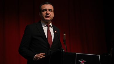 Photo of Kurti kujton Rugovën në 20-vjetorin e vdekjes: Lider i shquar – ka vend në historinë e Kosovës