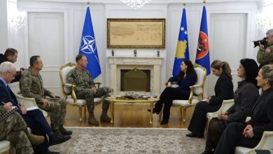 Photo of Nis takimi i presidentes Osmani me komandantin e NATO-s, Wikoff