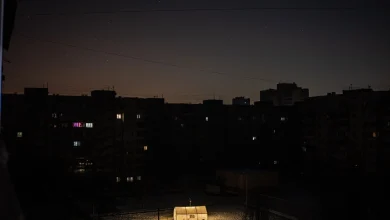 Photo of Ukraina në errësirë totale/ BE miraton 145 milionë euro ndihmë humanitare, dërgon edhe gjeneratorë elektrikë në disa qytete