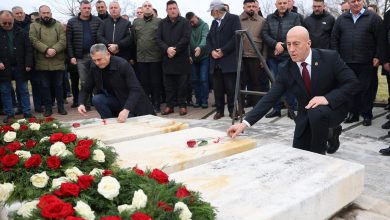 Photo of Haradinaj bën homazhe për Jusuf e Bardhosh Gërvallën dhe Kadri Zekën