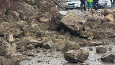 Photo of Ndërprerja e qarkullimit në rrugën Prishtinë-Ferizaj, rrugët të mbuluara nga uji