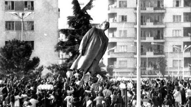 Photo of 35 vite nga rrëzimi i bustit të diktatorit Enver Hoxha